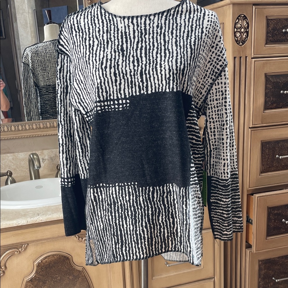 Trisha Tyler Black and White Textured Stripe Knit Top